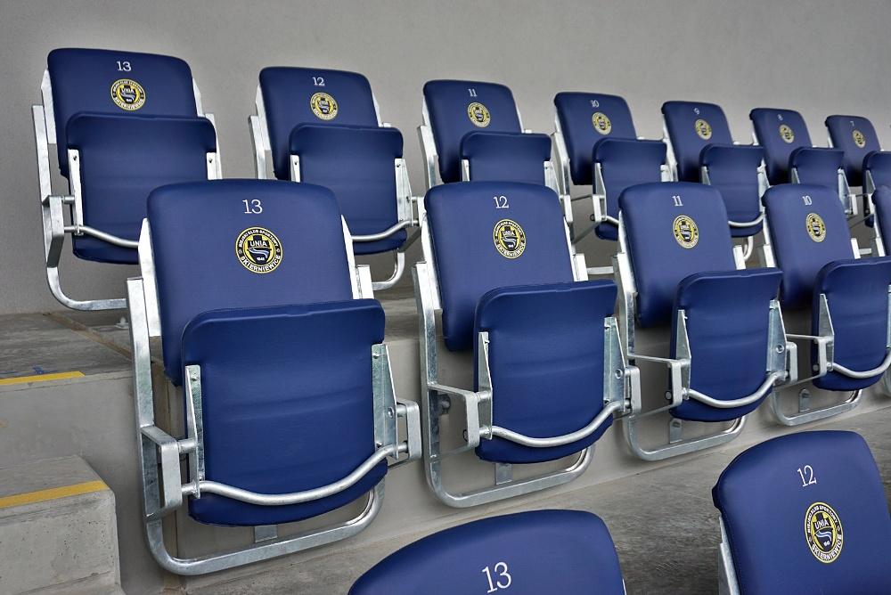 Składane krzesła stadionowe tapicerowane Prostar Poznań