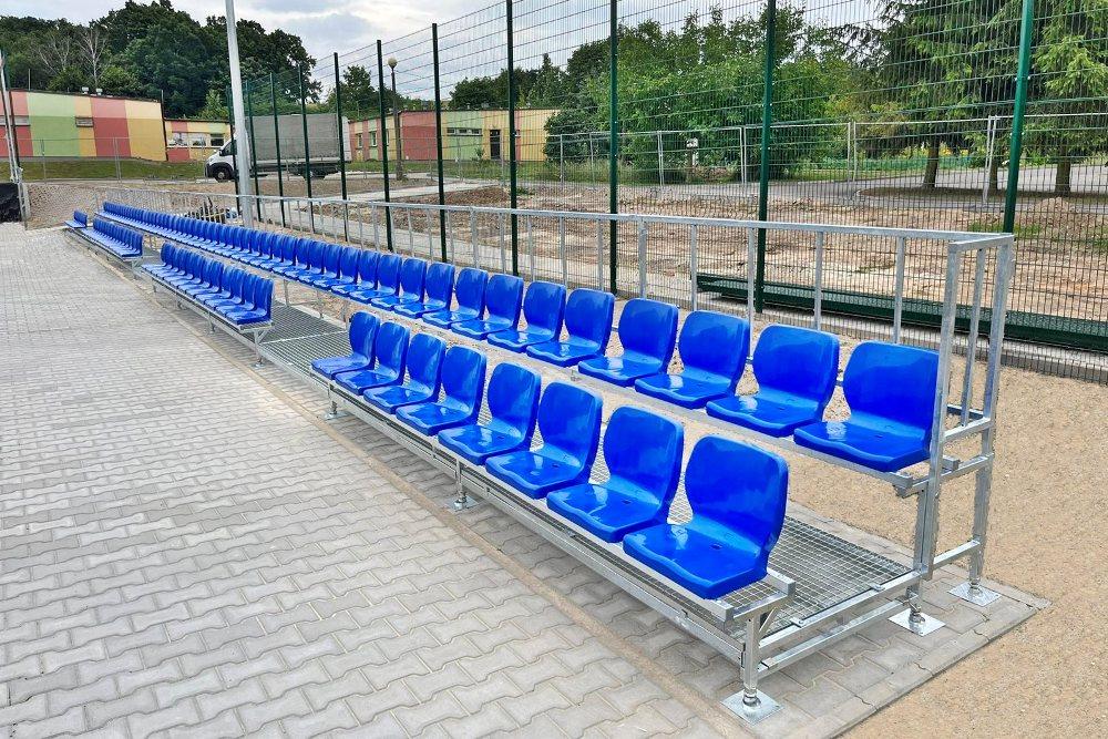 Trybuny sportowe z unikatowymi krzesełkami stadionowymi 
