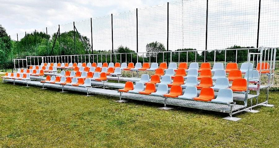Nowoczesne stalowe trybuny piłkarskie i przenośne z krzesełkami stadionowymi
